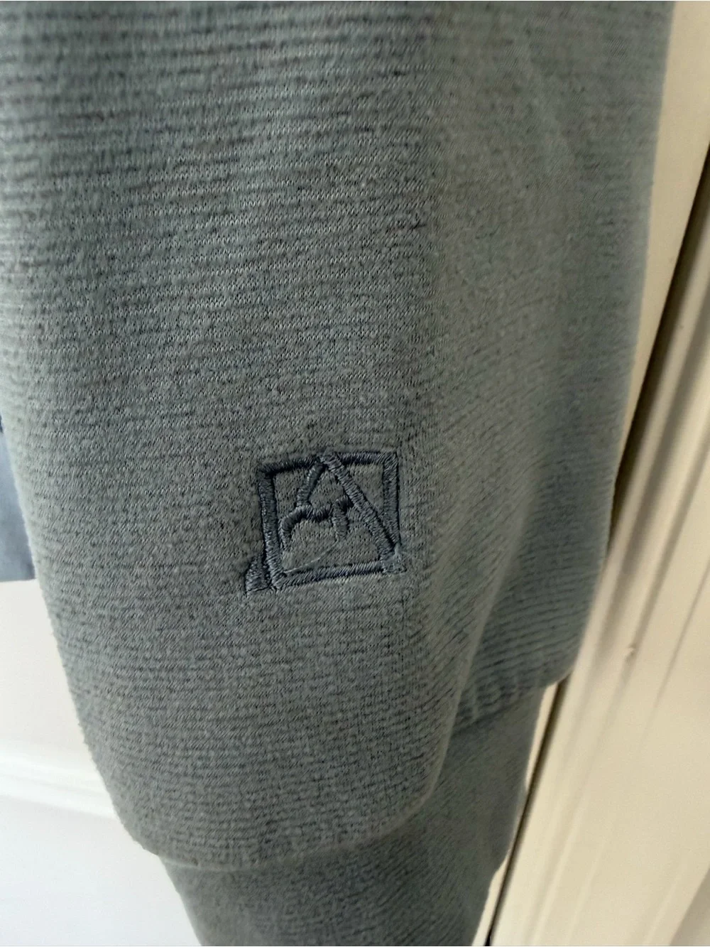 Avalanche Set of 4 Hoodies - Picture 16 of 16